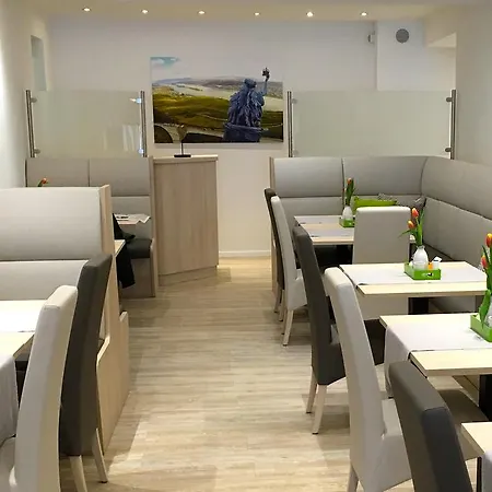 Zum Bären Hotell 4*