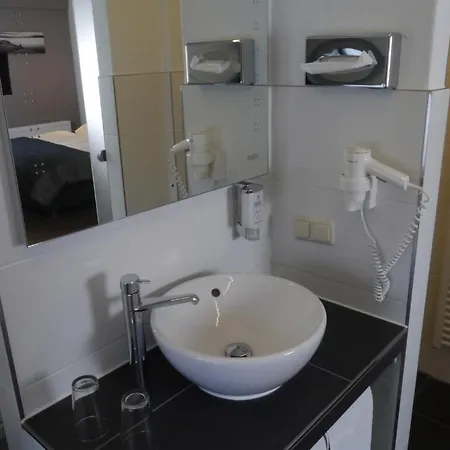 Hotell Zum Bären 4*