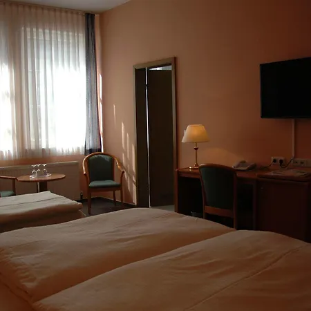 Zum Baeren Otel