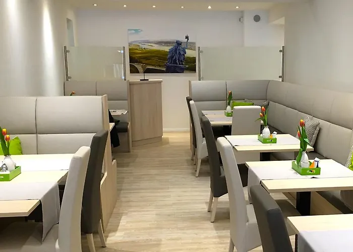 Zum Baeren Hotell 4*