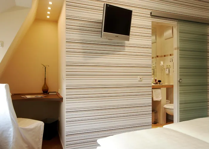 Zum Baeren Hotell 4*